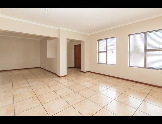 4 BEDROOM FREEHOLD FOR SALE IN PARKLANDS